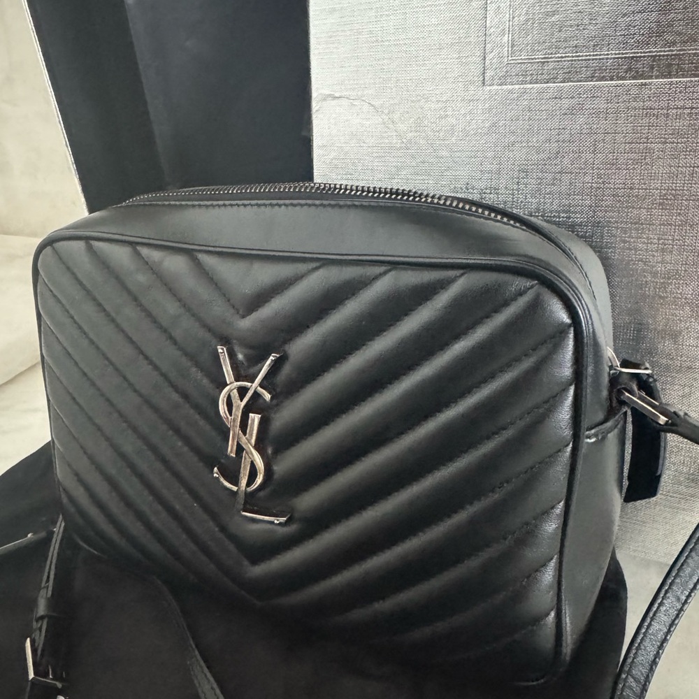 Saint Laurent Black Chevron Crossbody Bag - Picture 3 of 15